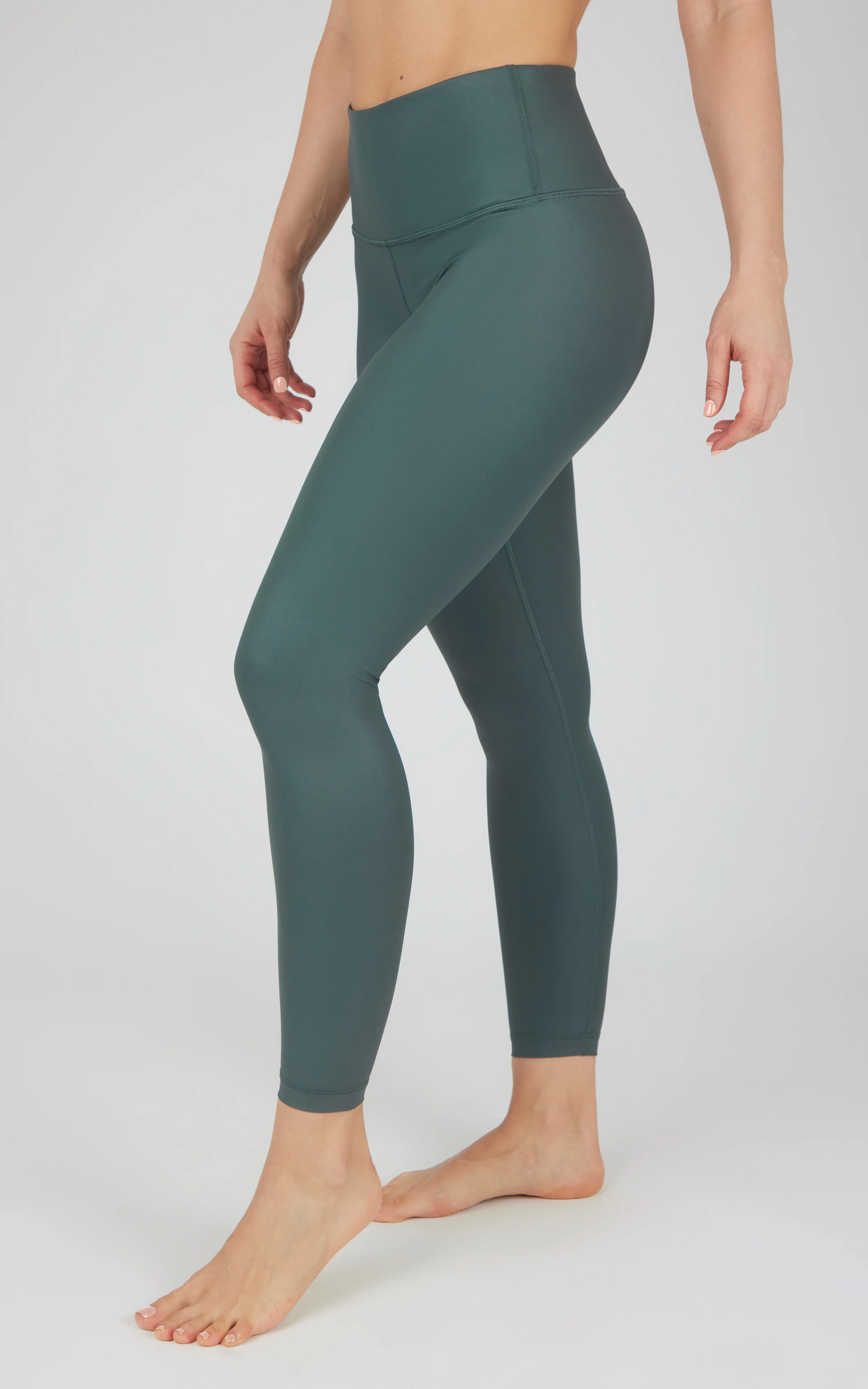 Interlink Faux Leather High Waist Cire 7/8 Ankle - Image 47