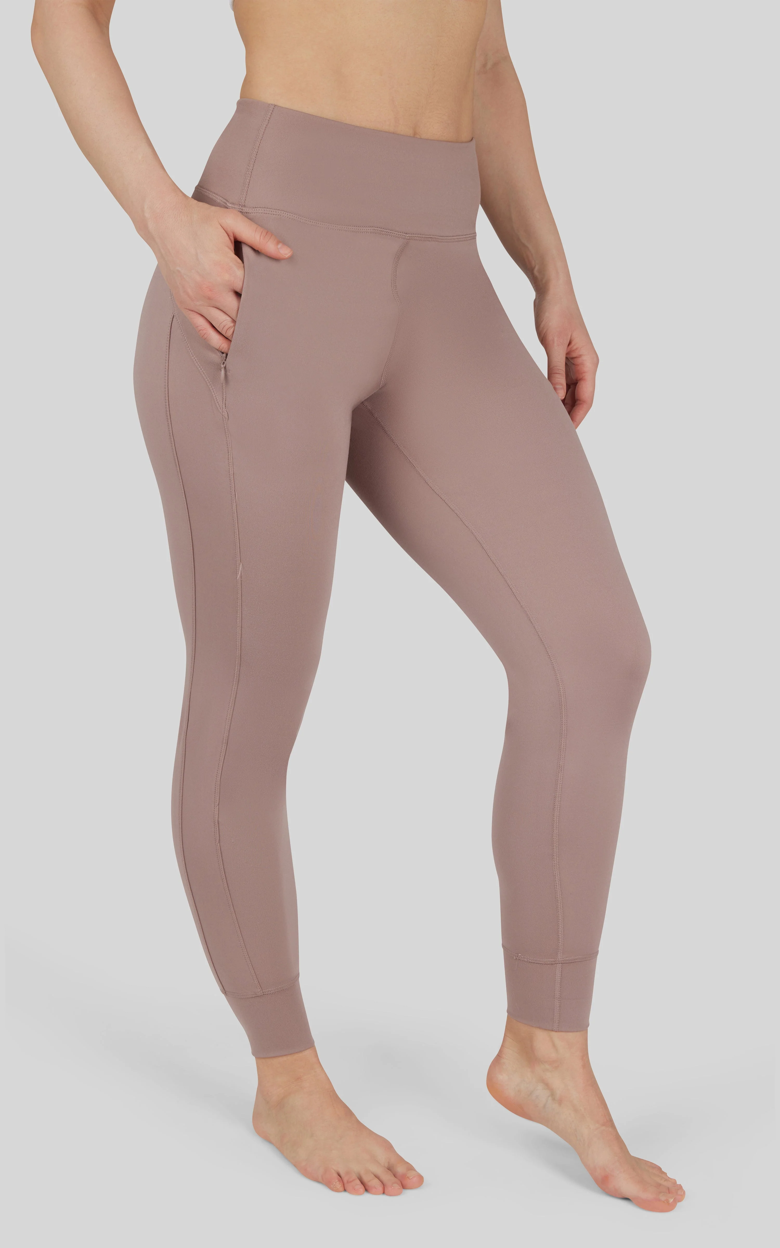 Interlock Zipper Pockets Greenwich Jogger - Image 10