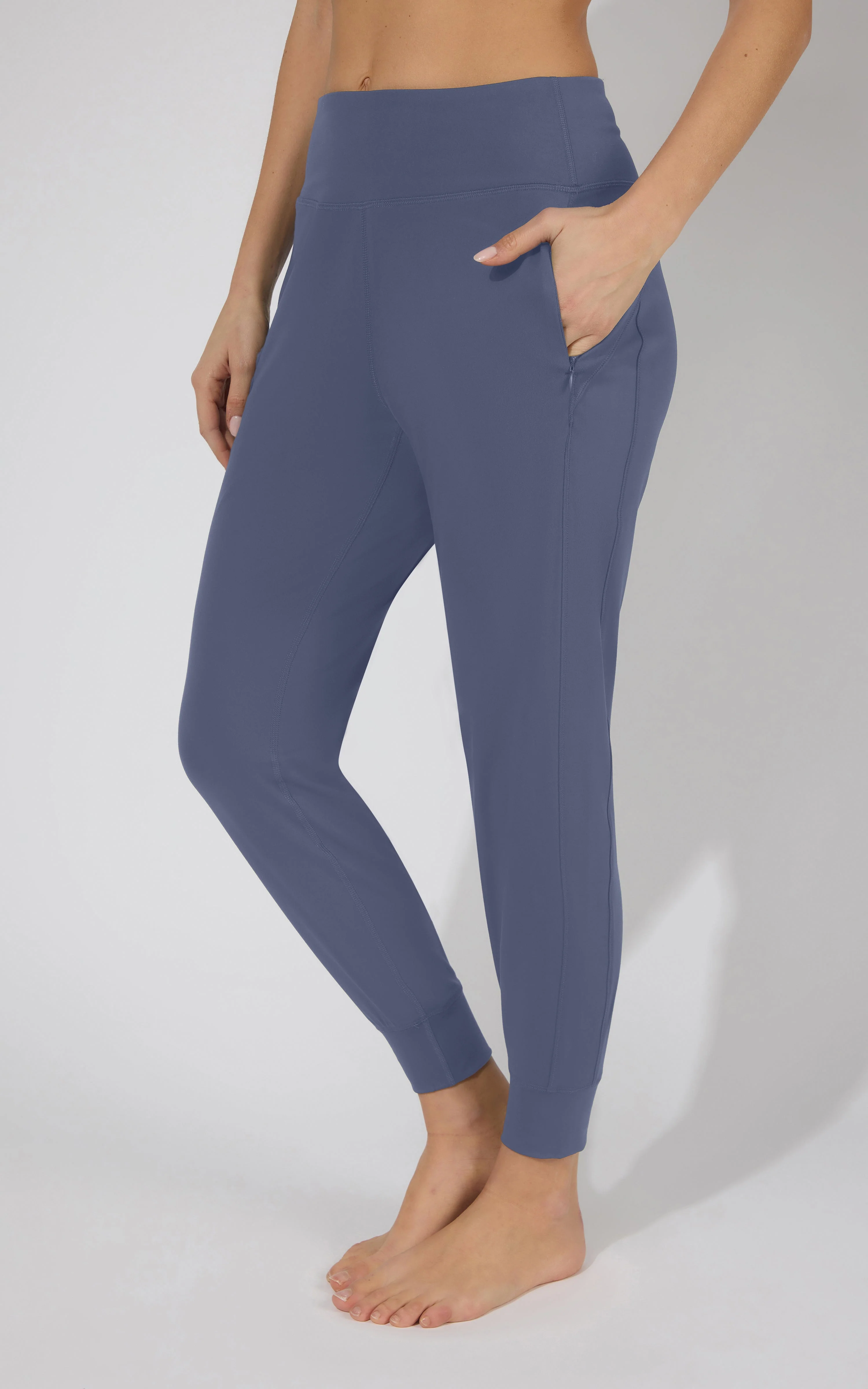 Interlock Zipper Pockets Greenwich Jogger - Image 19