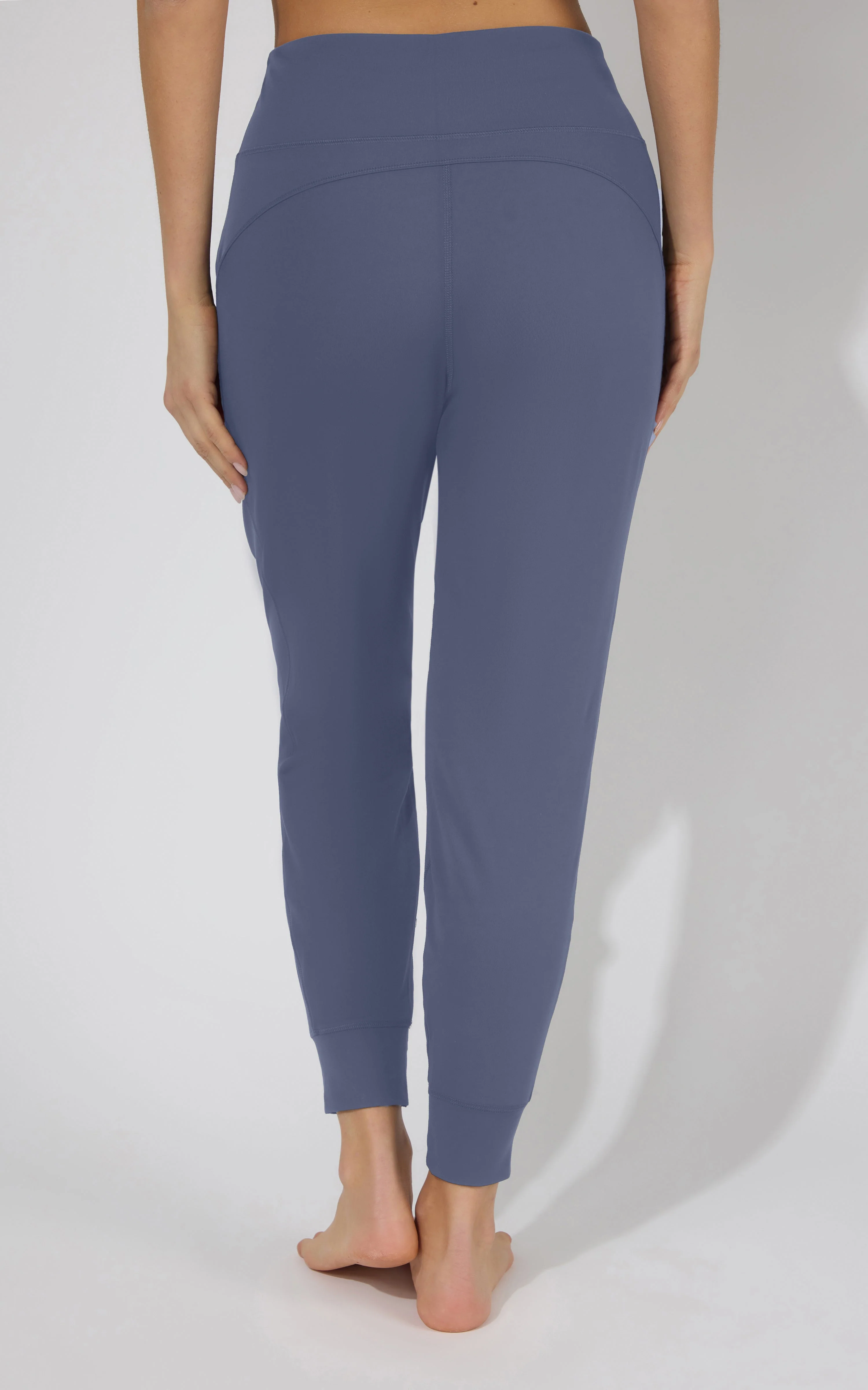 Interlock Zipper Pockets Greenwich Jogger - Image 22