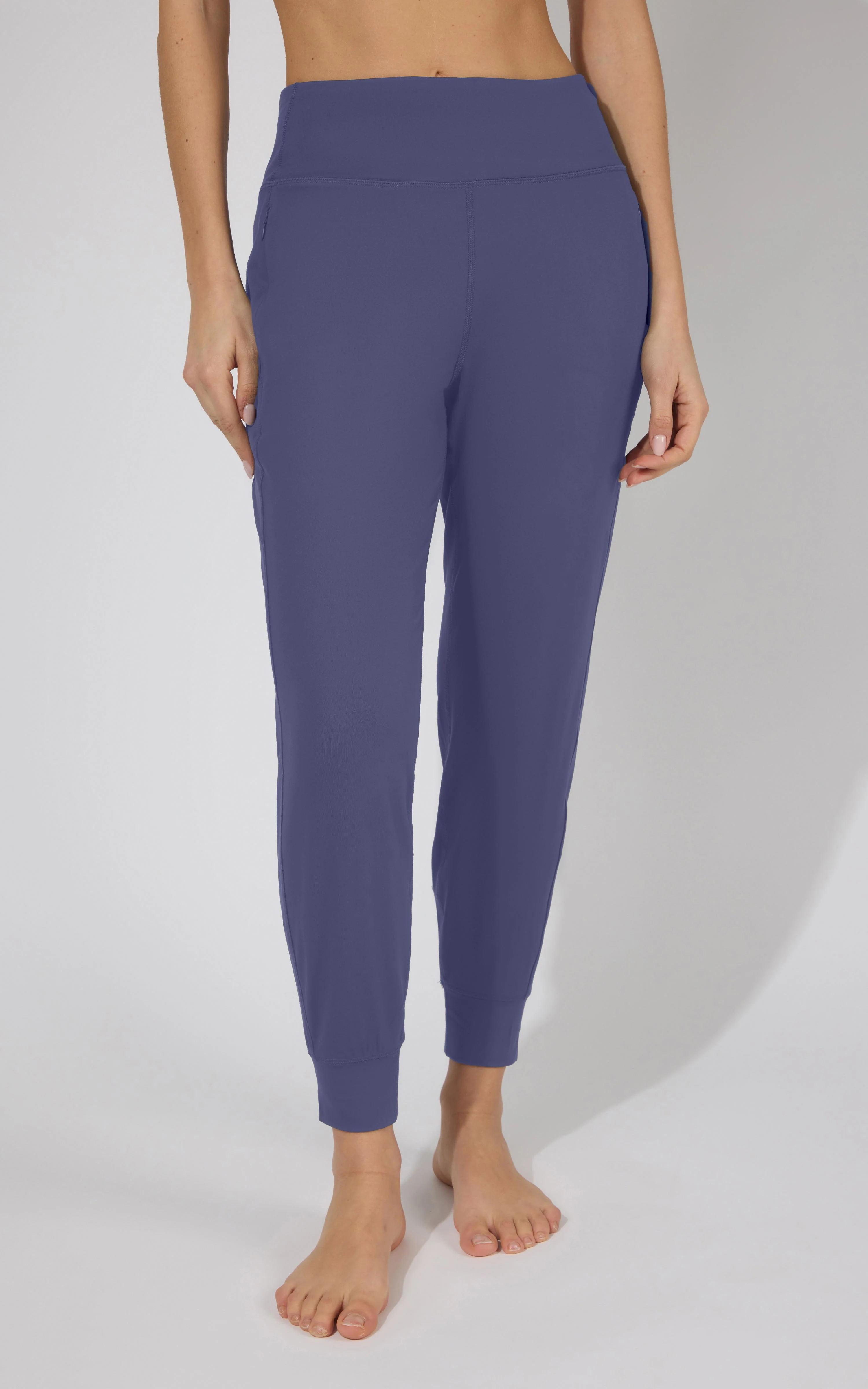 Interlock Zipper Pockets Greenwich Jogger - Image 28