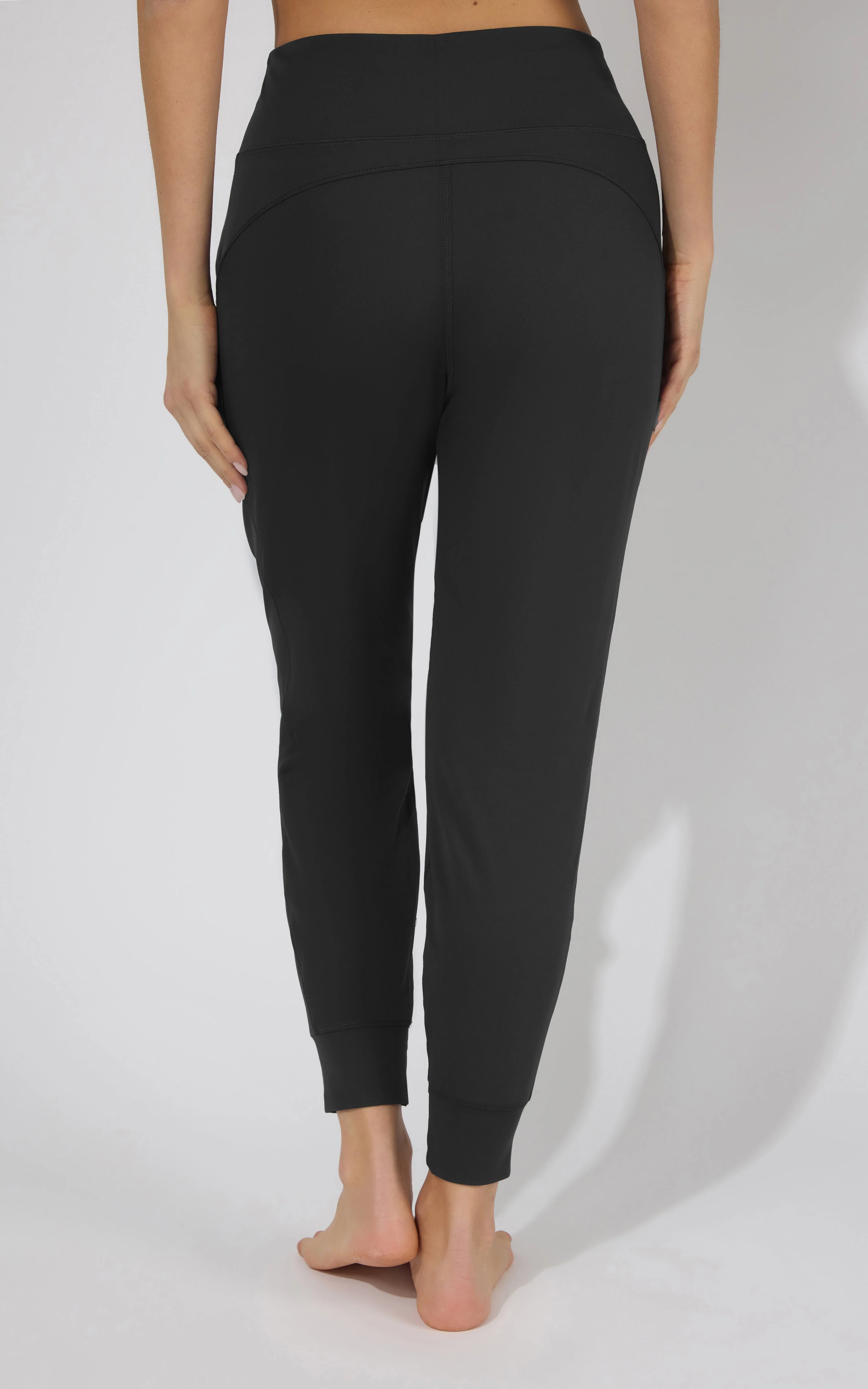 Interlock Zipper Pockets Greenwich Jogger - Image 8